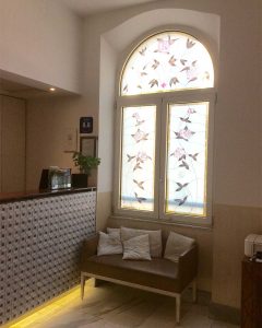 Dipinti su vetro reception e sala colazione