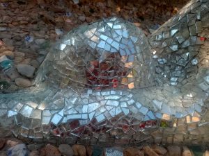 Scultura mosaico - l'addormentata dettaglio
