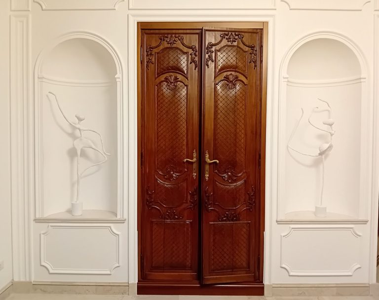 Scultura - Ballerine lato porta in cartapesta